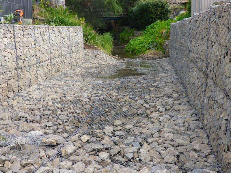 格賓網的滲透性能有效防護河道護岸